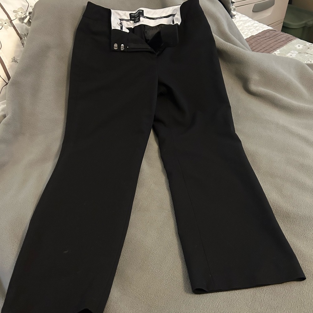 Black Liz Claiborne dress pants size 8p, runs small